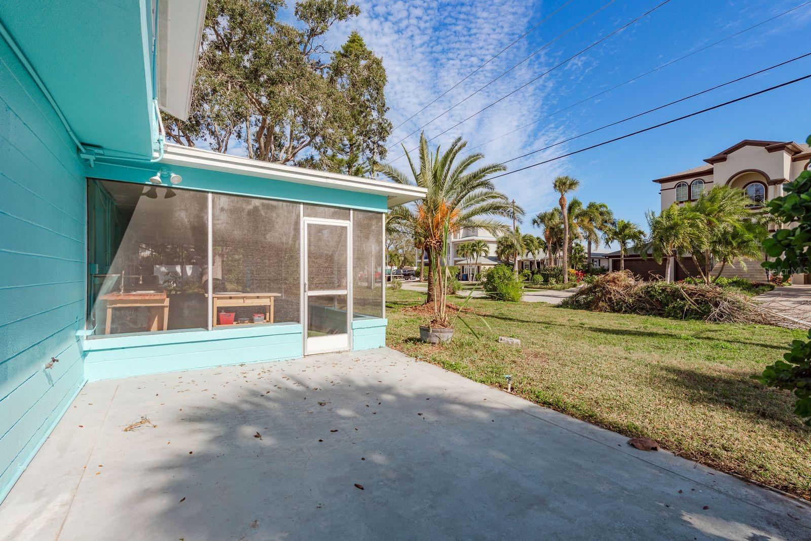 Image 38 of 58 For 829 Narcissus Avenue