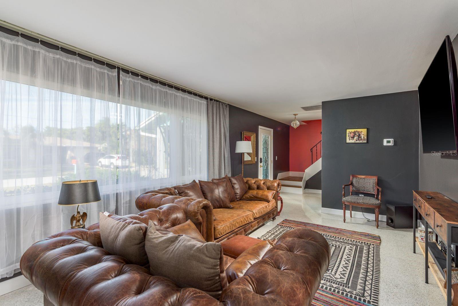 Image 9 of 58 For 829 Narcissus Avenue