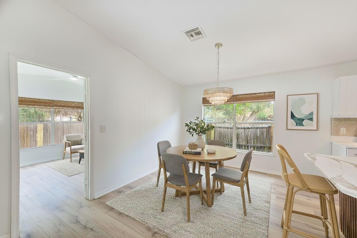 Image 11 of 52 For 410 Vine Avenue