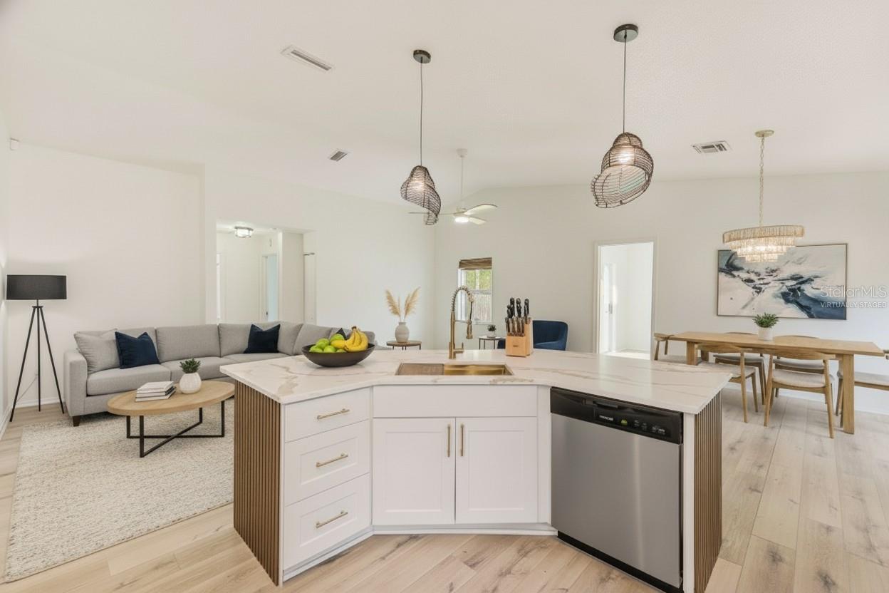 Image 16 of 52 For 410 Vine Avenue