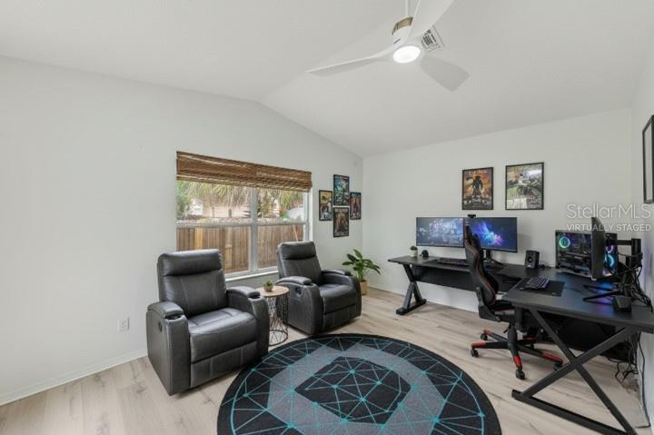 Image 22 of 52 For 410 Vine Avenue