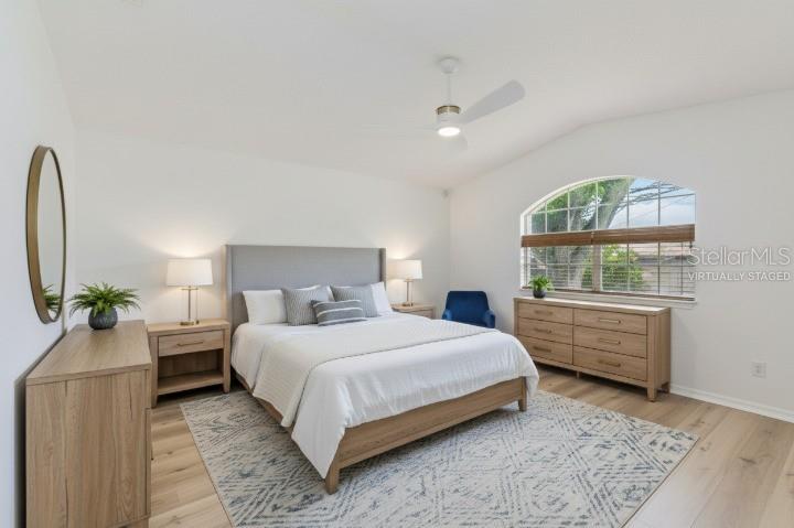 Image 31 of 52 For 410 Vine Avenue