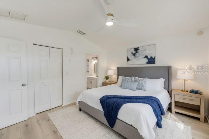 Image 33 of 52 For 410 Vine Avenue