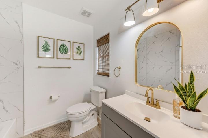 Image 35 of 52 For 410 Vine Avenue