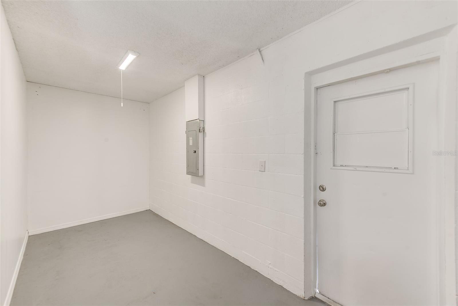 Image 44 of 52 For 410 Vine Avenue