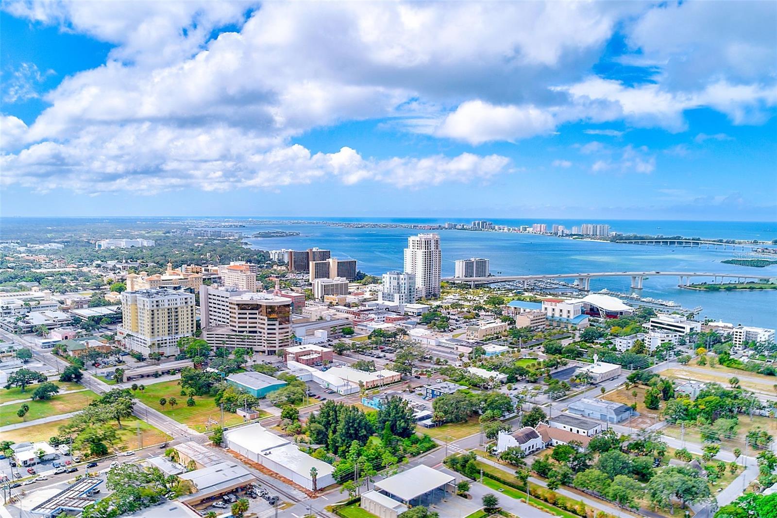 Image 51 of 52 For 410 Vine Avenue