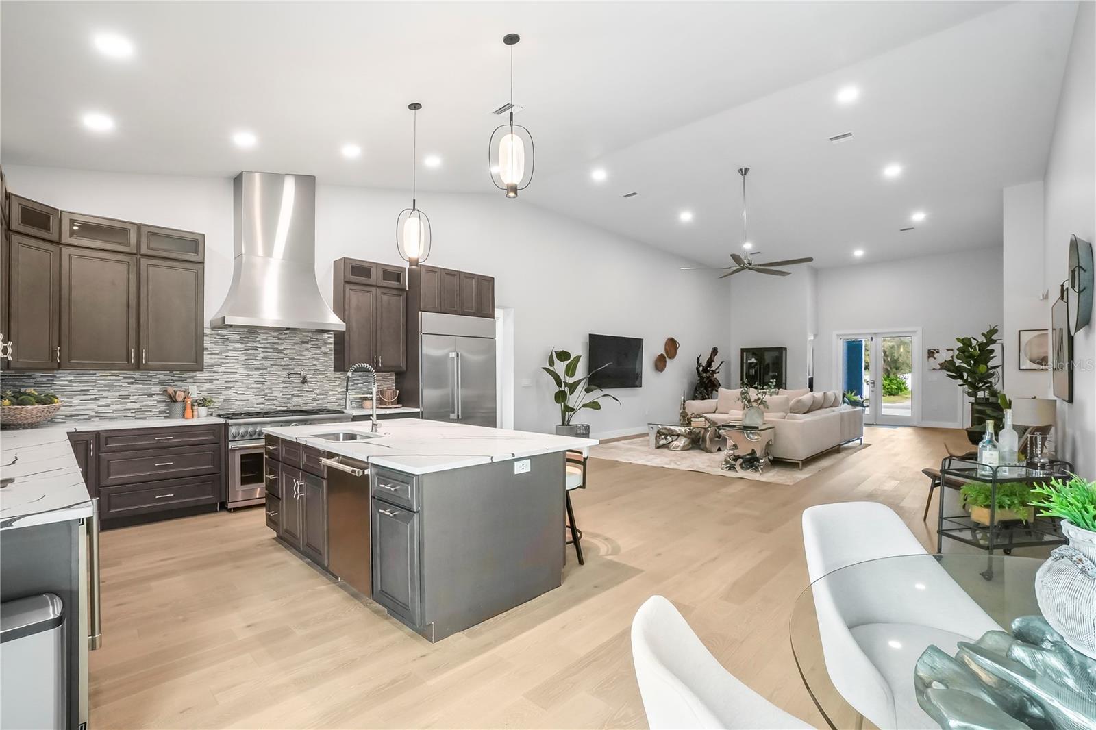 Image 17 of 46 For 11624 Oak Lane