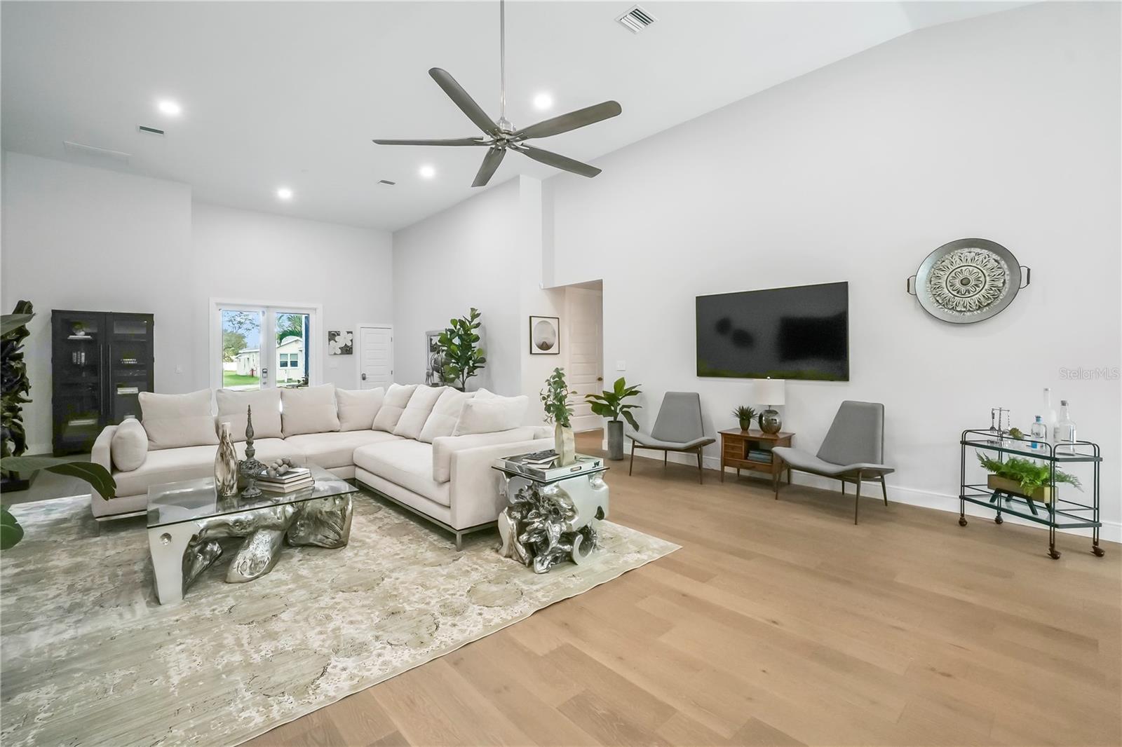 Image 18 of 46 For 11624 Oak Lane