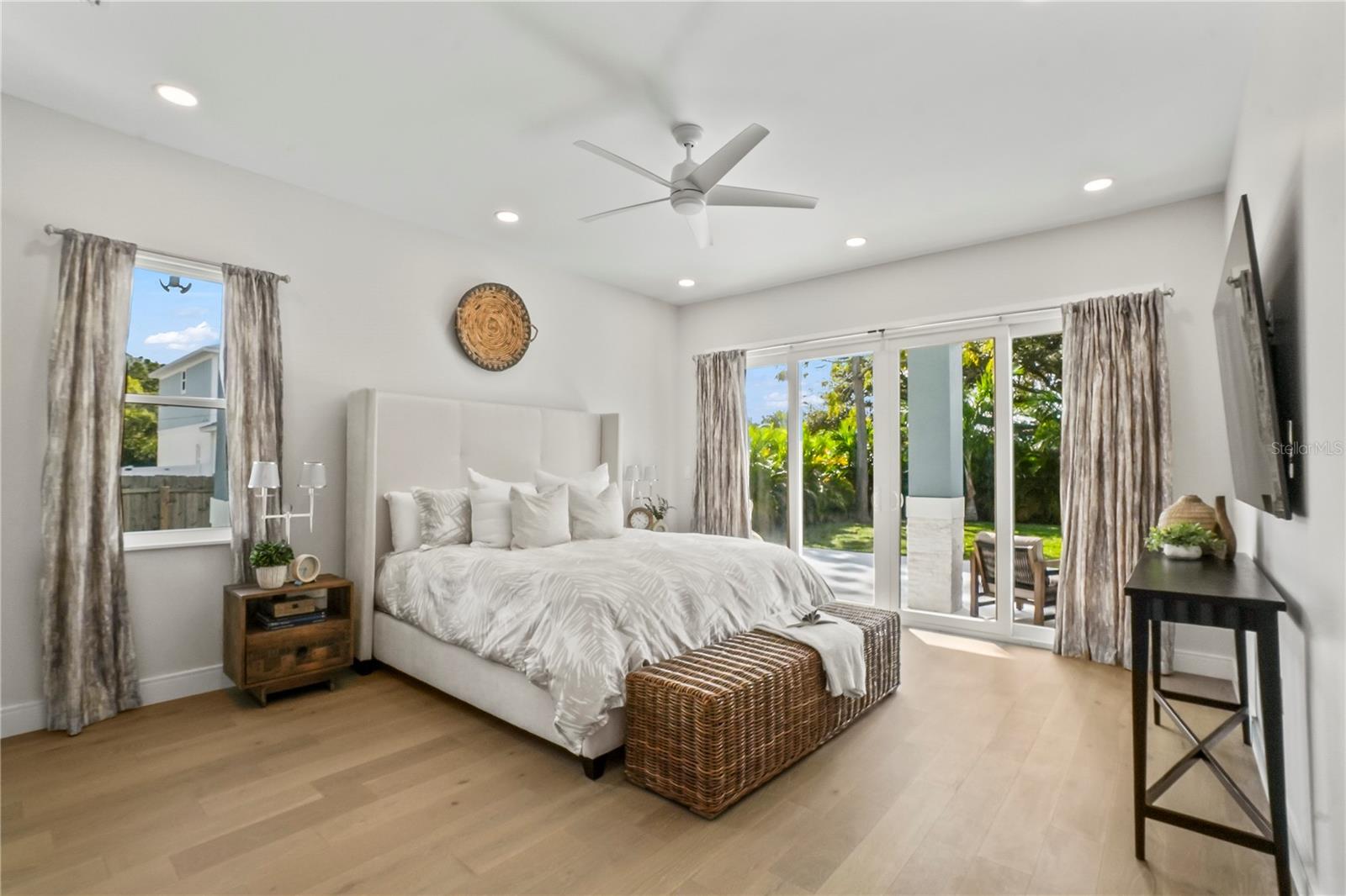 Image 19 of 46 For 11624 Oak Lane