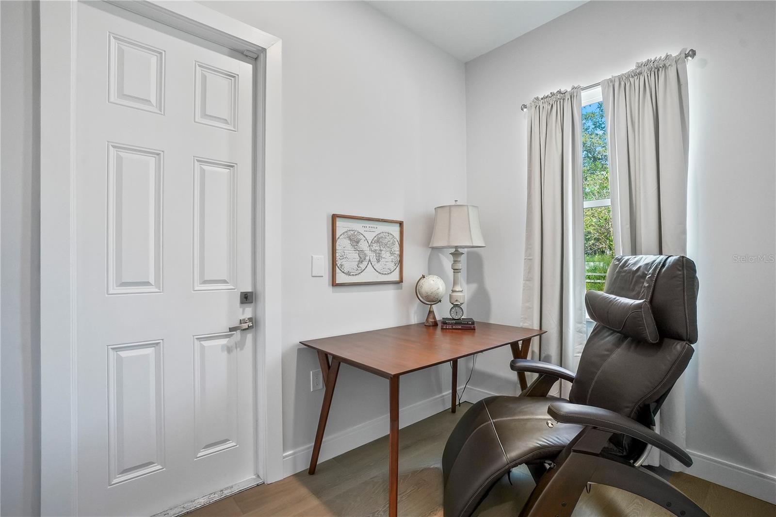 Image 31 of 46 For 11624 Oak Lane