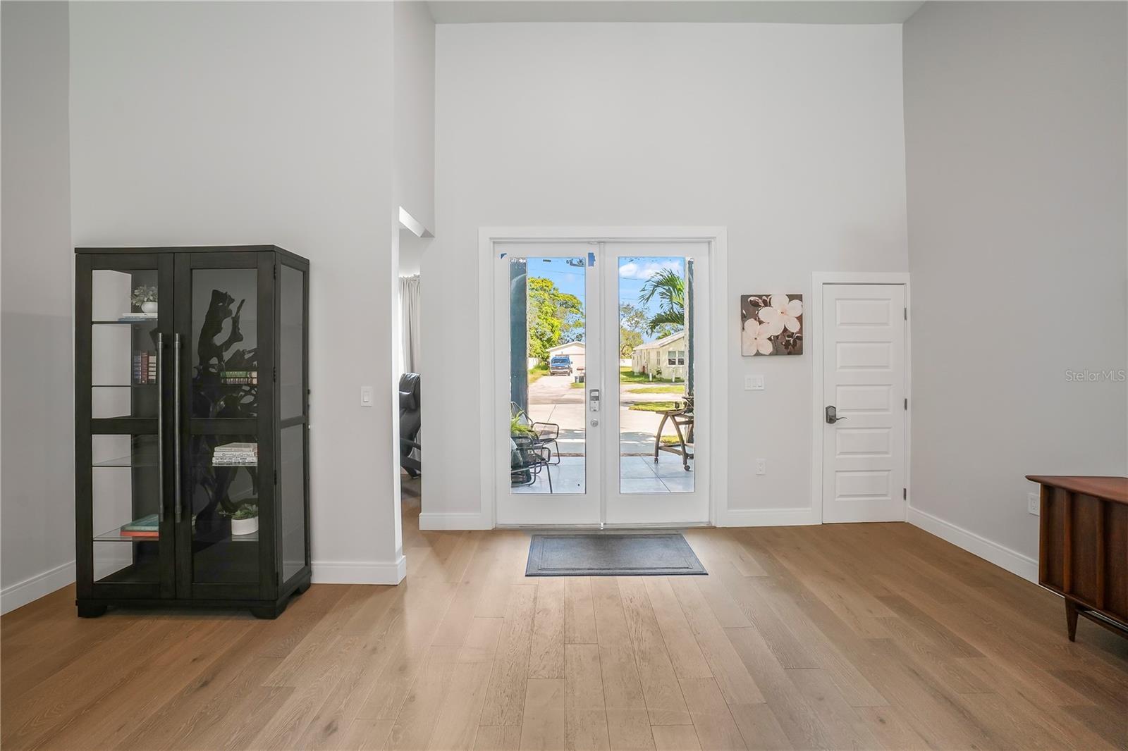 Image 7 of 46 For 11624 Oak Lane