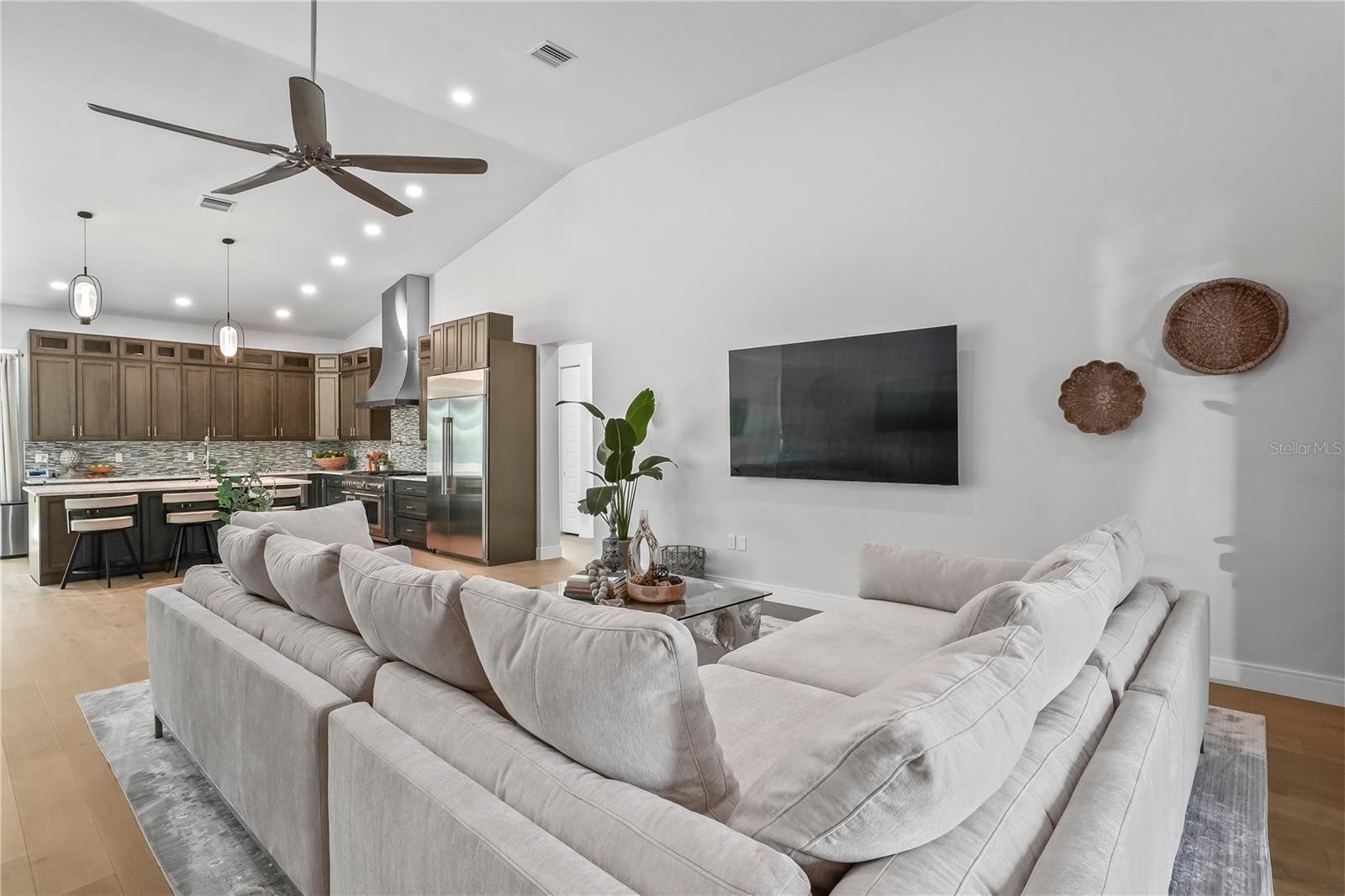 Image 8 of 46 For 11624 Oak Lane