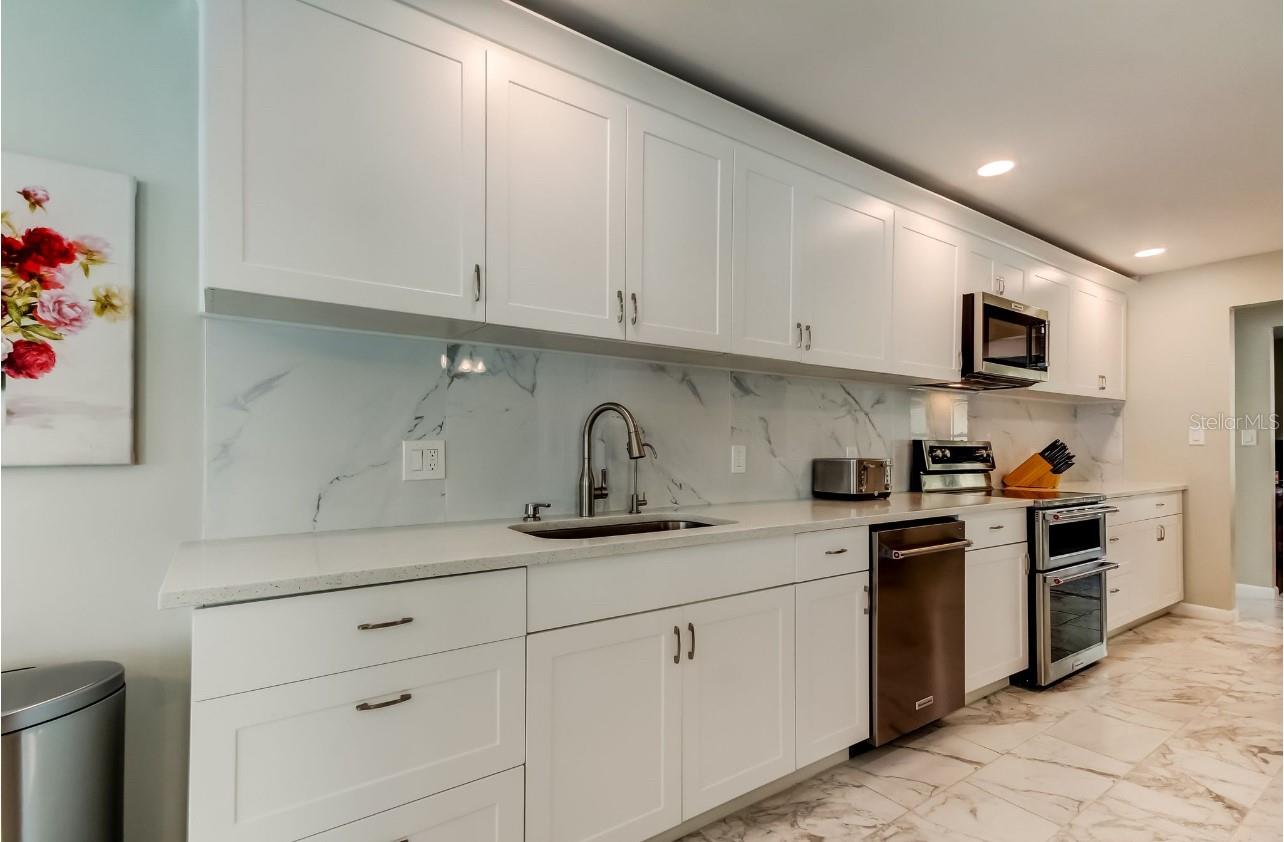 Image 16 of 68 For 4831 Blue Jay Circle