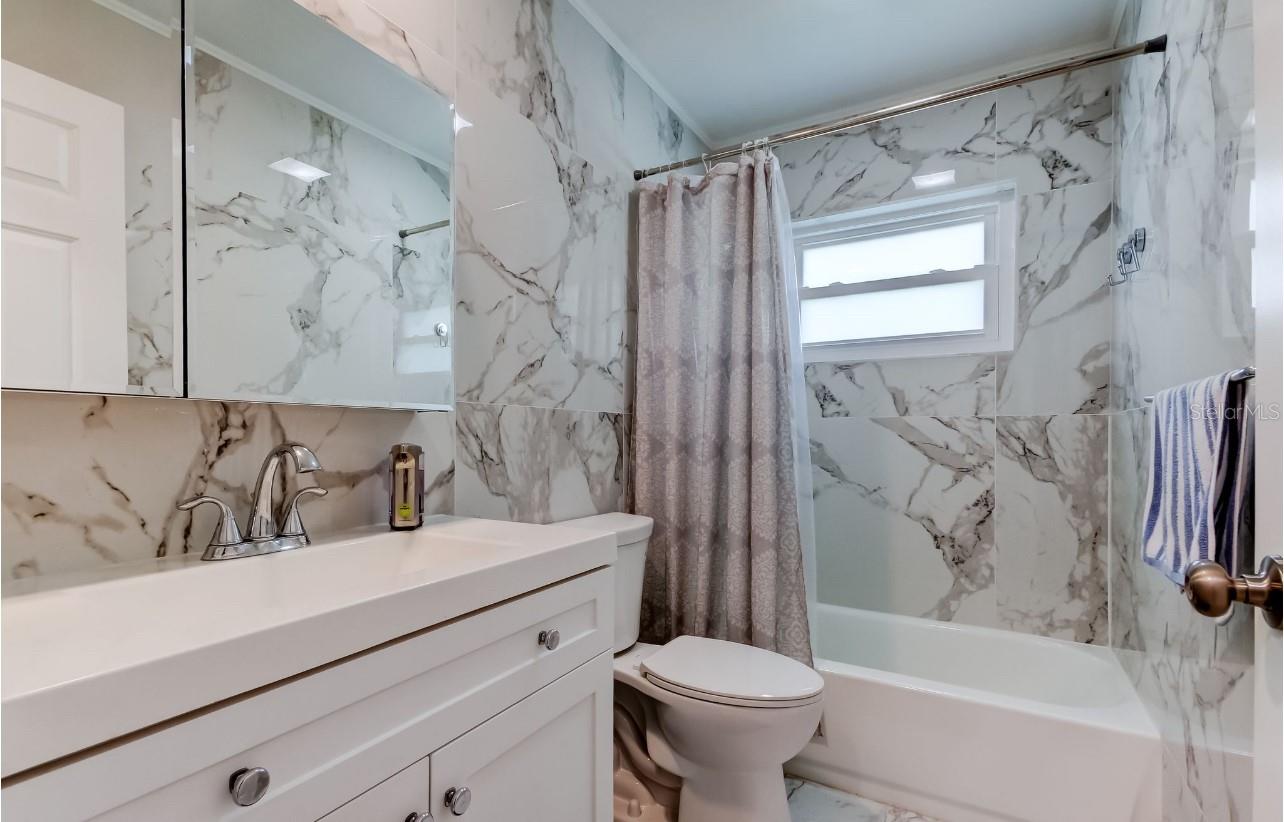 Image 19 of 68 For 4831 Blue Jay Circle