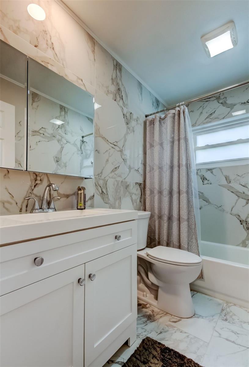 Image 21 of 68 For 4831 Blue Jay Circle