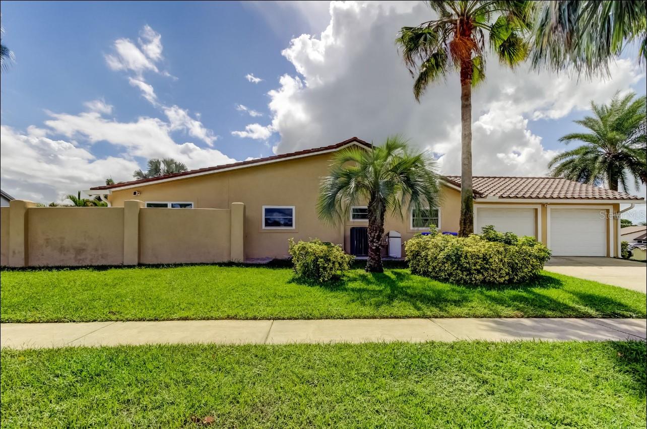 Image 5 of 68 For 4831 Blue Jay Circle