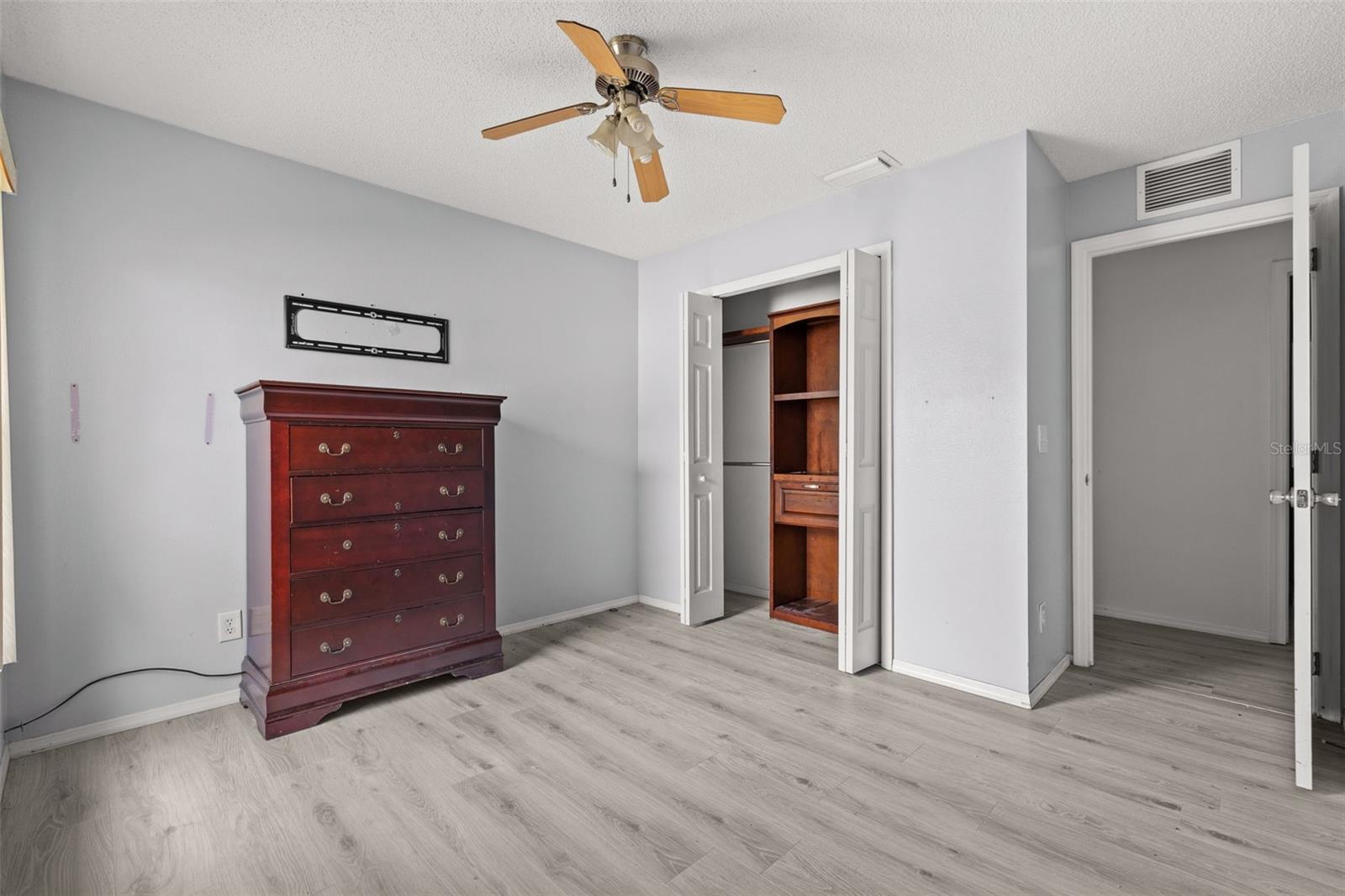 Image 18 of 55 For 1019 Great Shady Lane