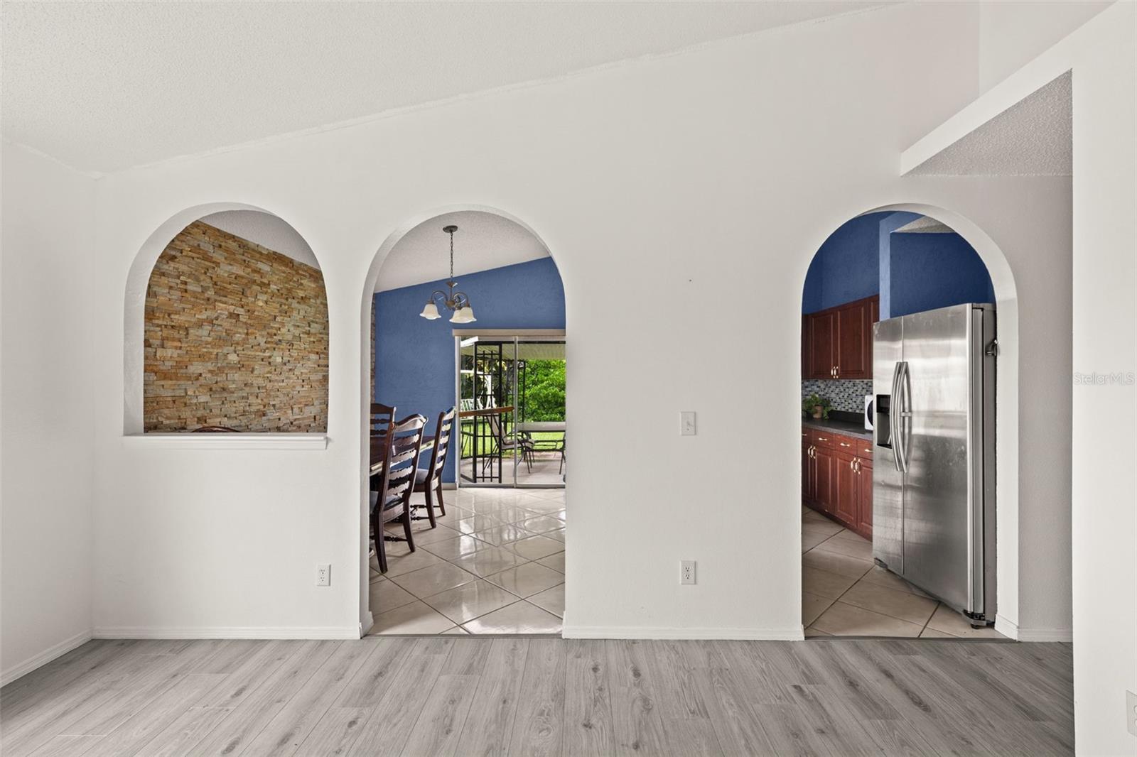 Image 22 of 55 For 1019 Great Shady Lane