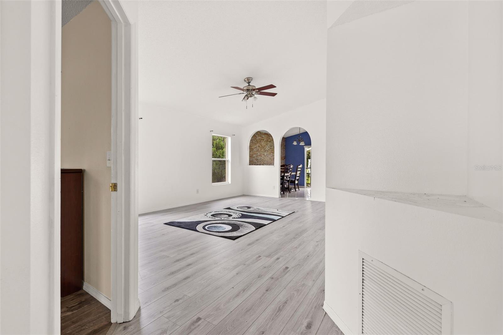 Image 23 of 55 For 1019 Great Shady Lane