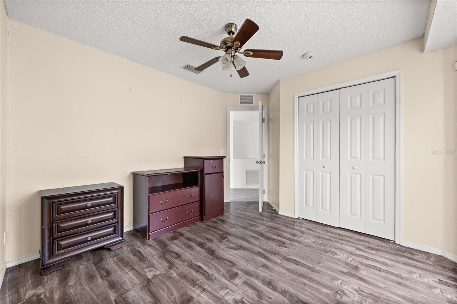 Image 26 of 55 For 1019 Great Shady Lane