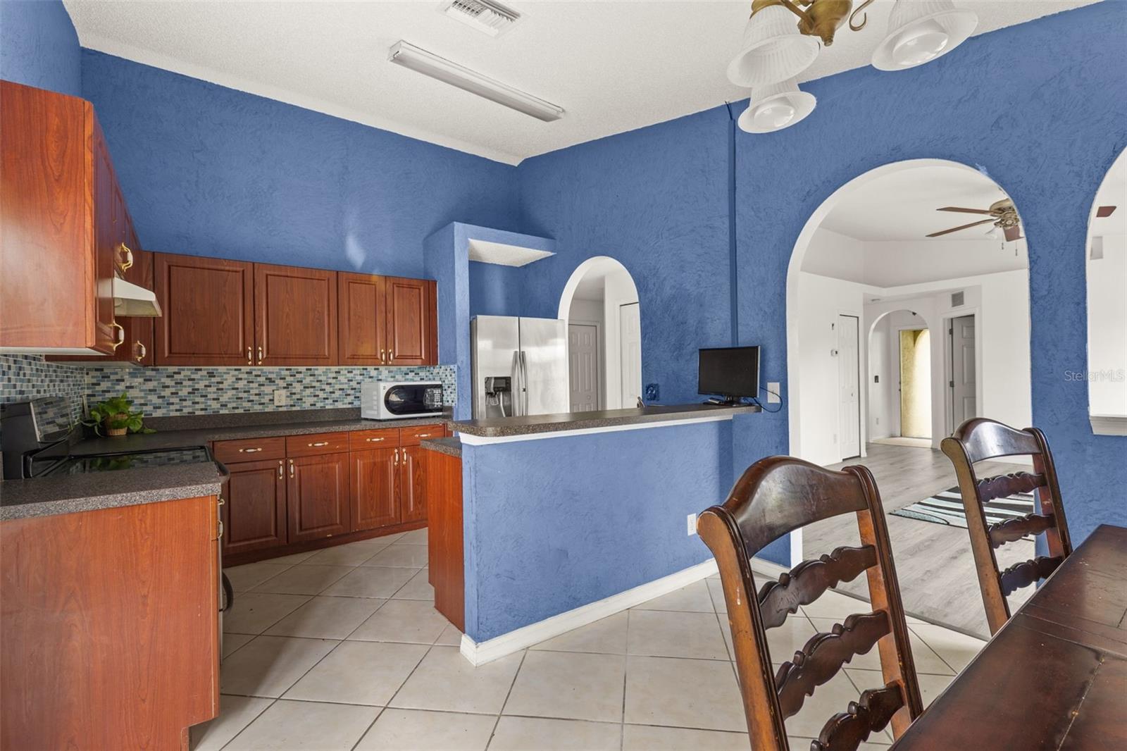 Image 7 of 55 For 1019 Great Shady Lane