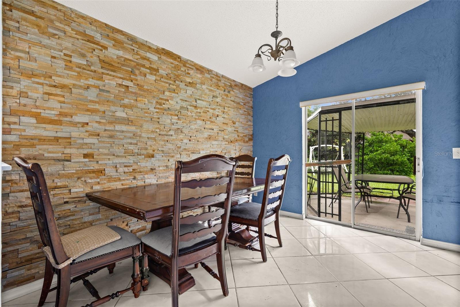 Image 9 of 55 For 1019 Great Shady Lane