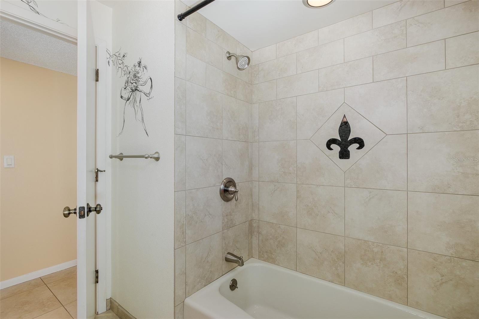 Image 23 of 47 For 2721 Northridge Drive E