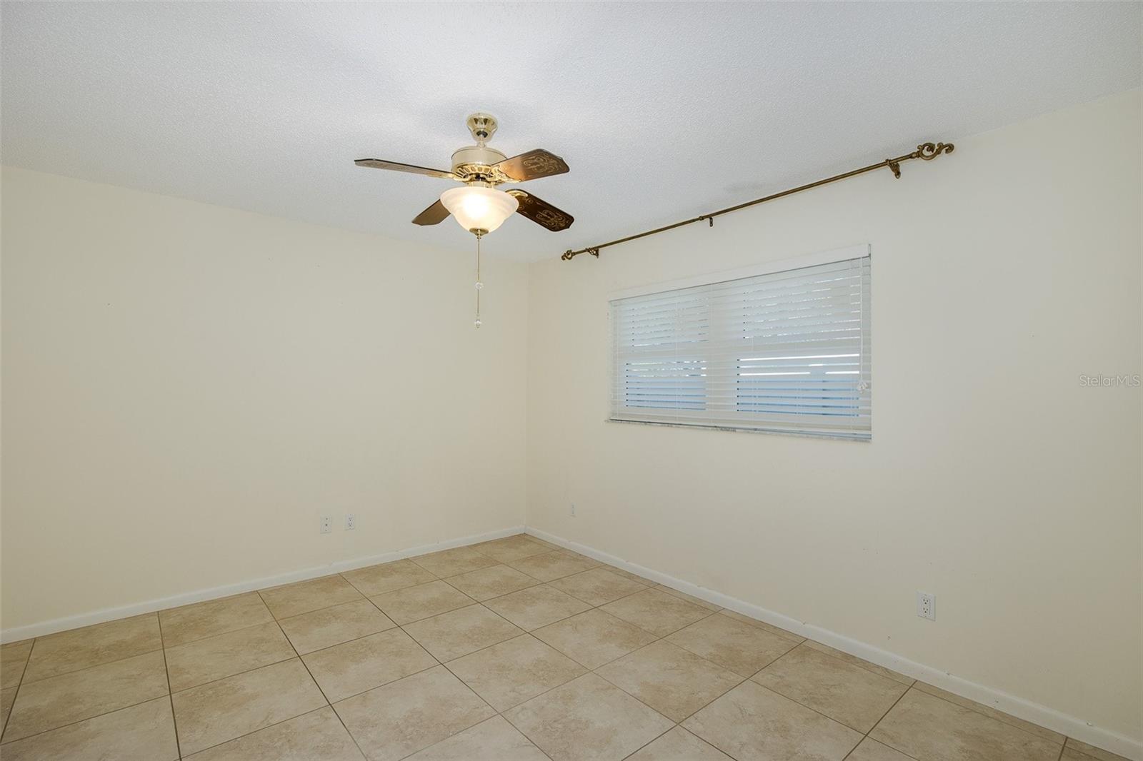 Image 26 of 47 For 2721 Northridge Drive E