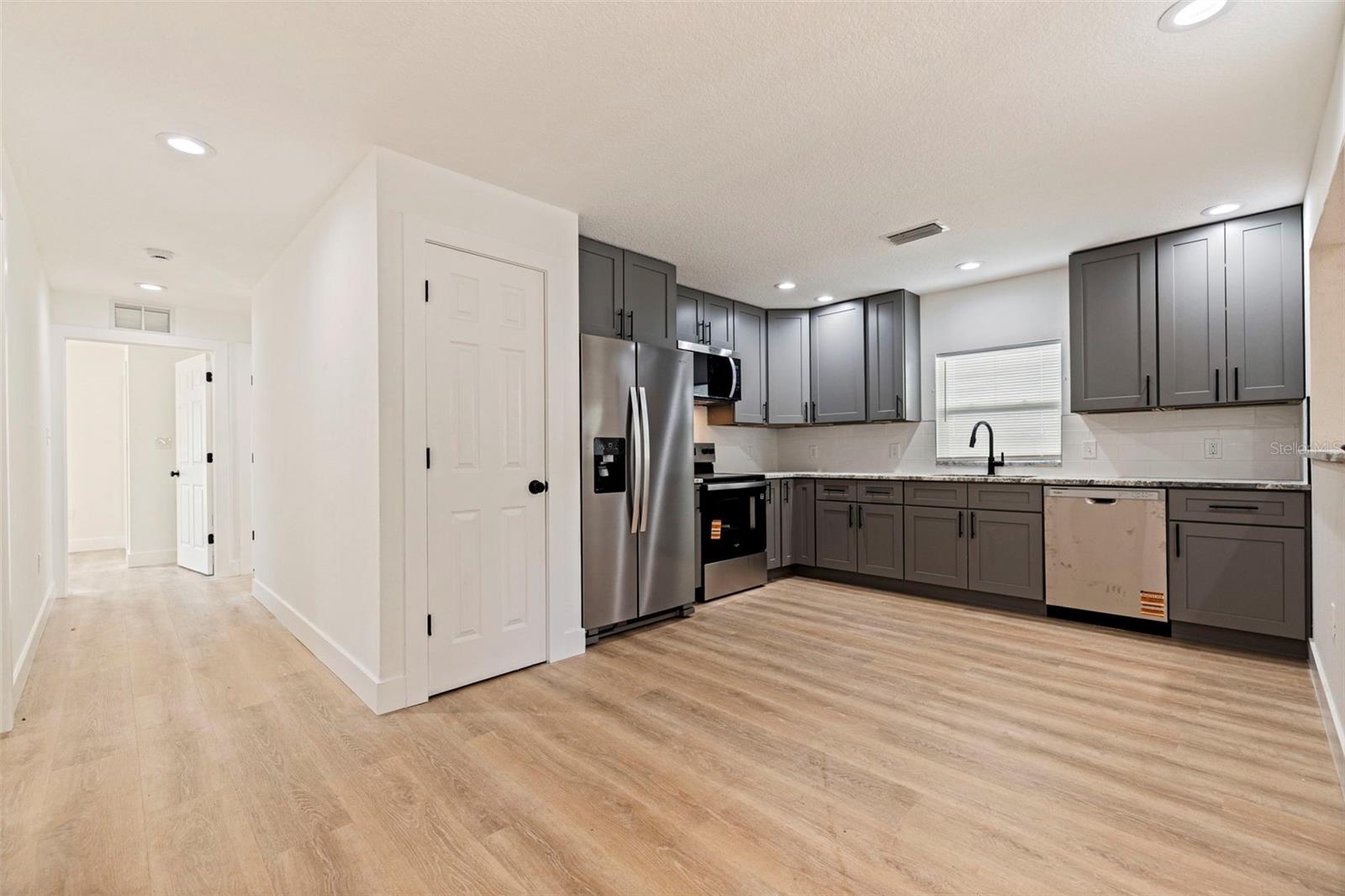 Listing photo id 9 for 3738 18th Terrace S