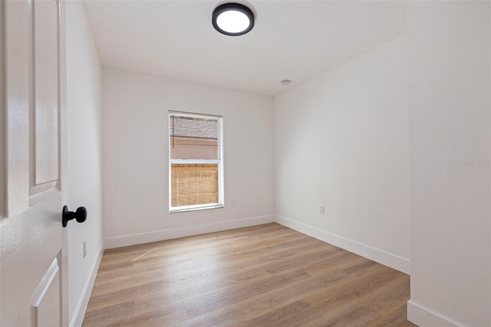 Listing photo id 14 for 3738 18th Terrace S