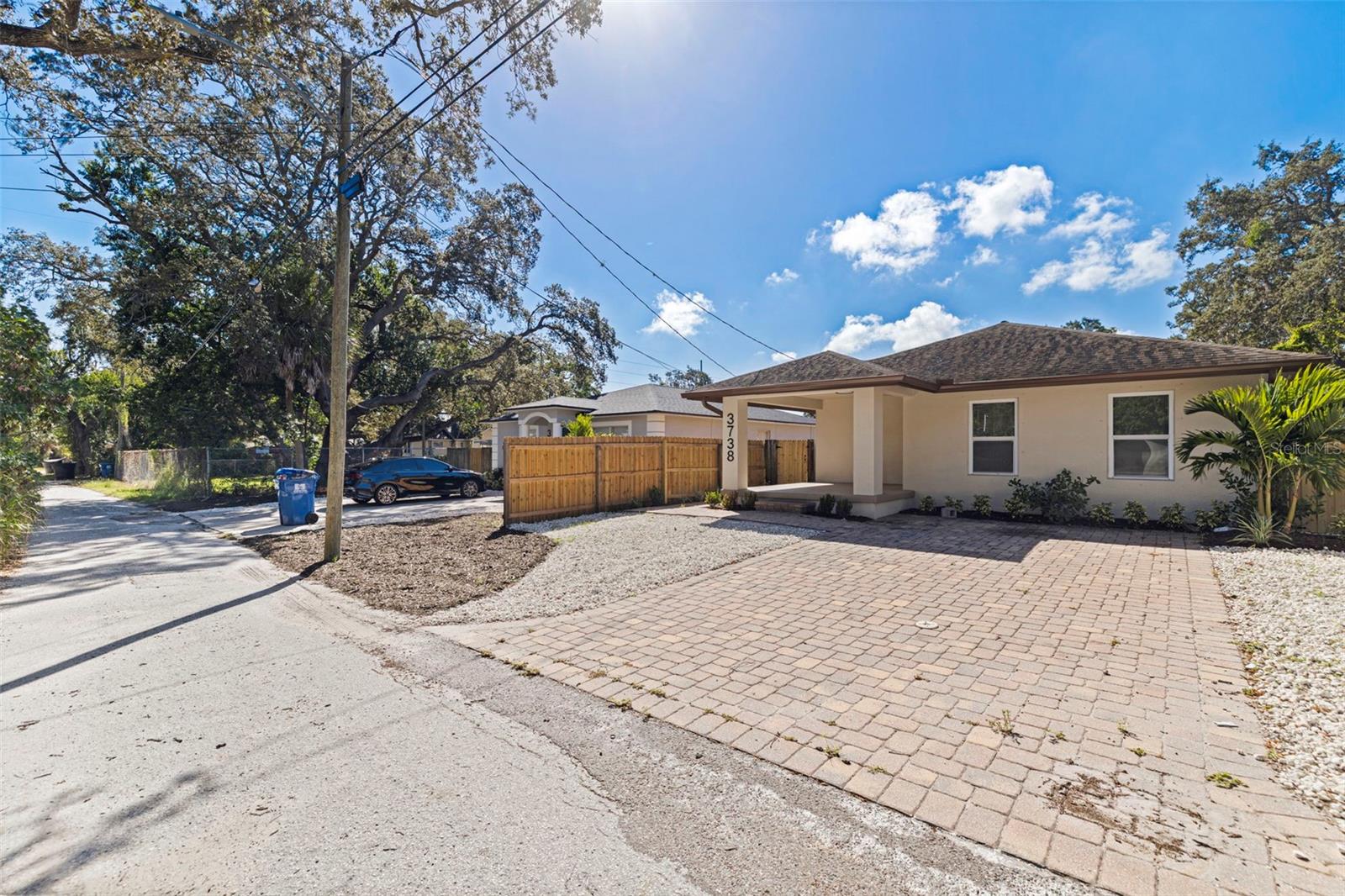 Listing photo id 0 for 3738 18th Terrace S