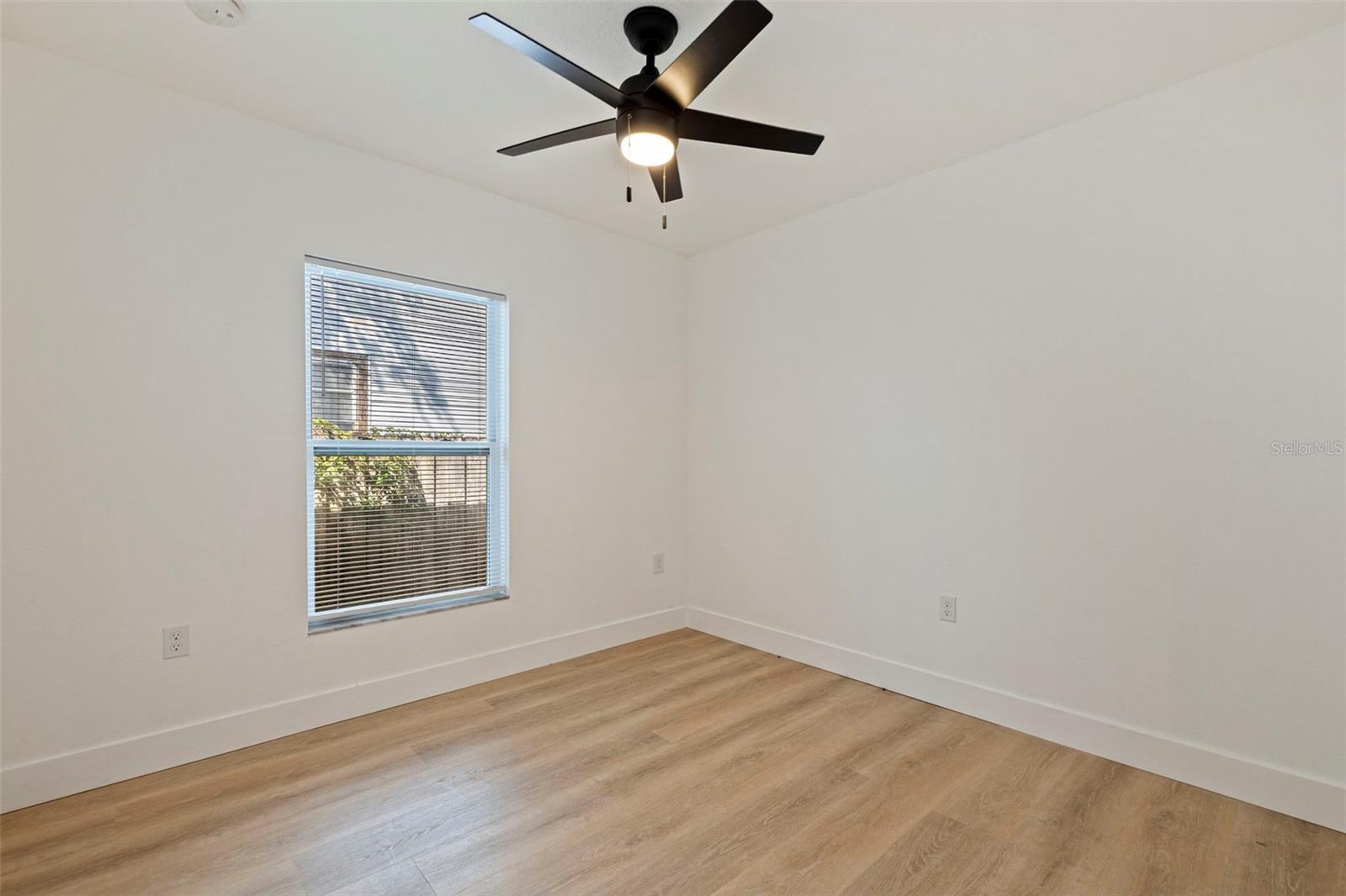 Listing photo id 24 for 3738 18th Terrace S