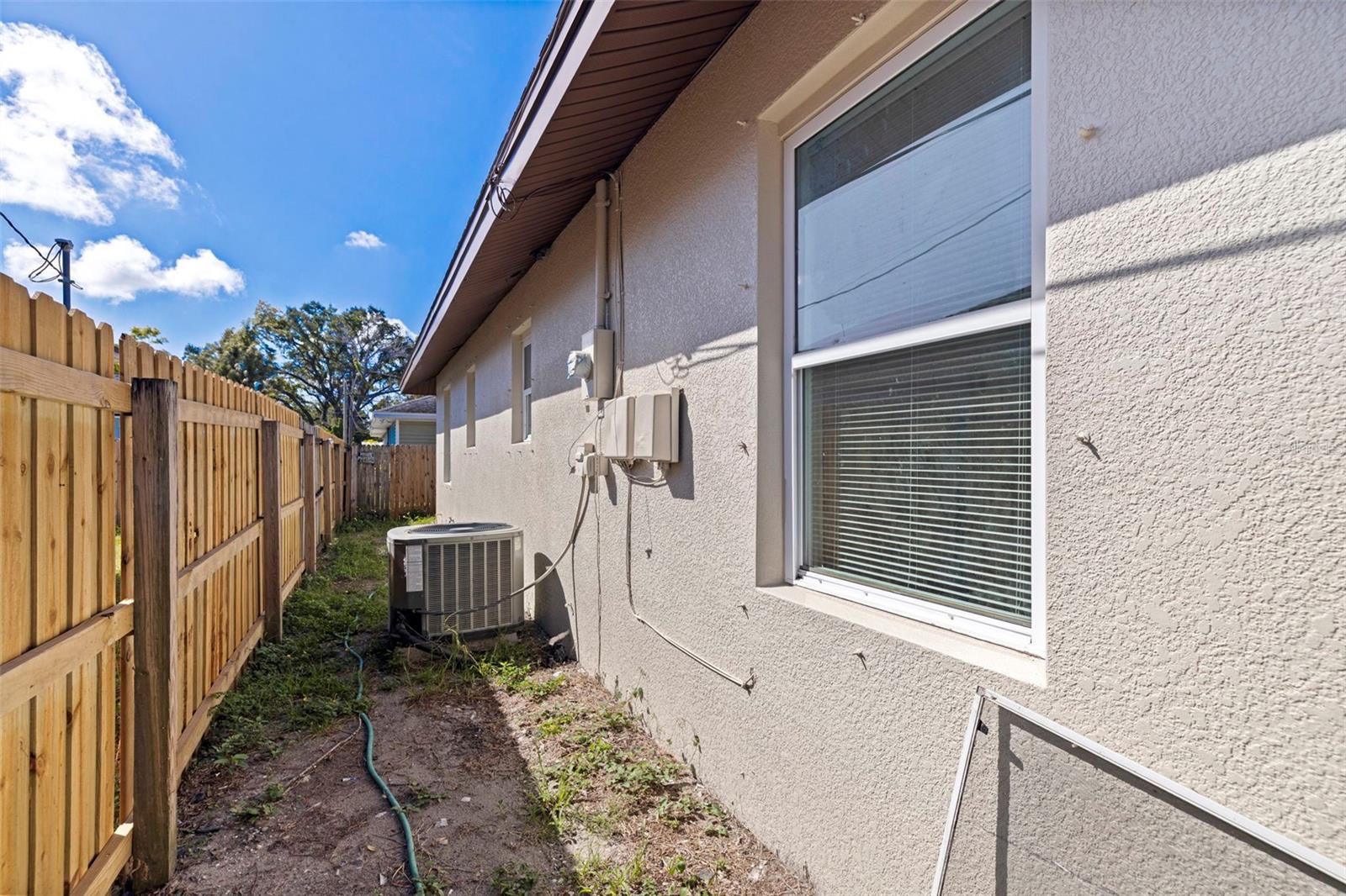Listing photo id 27 for 3738 18th Terrace S