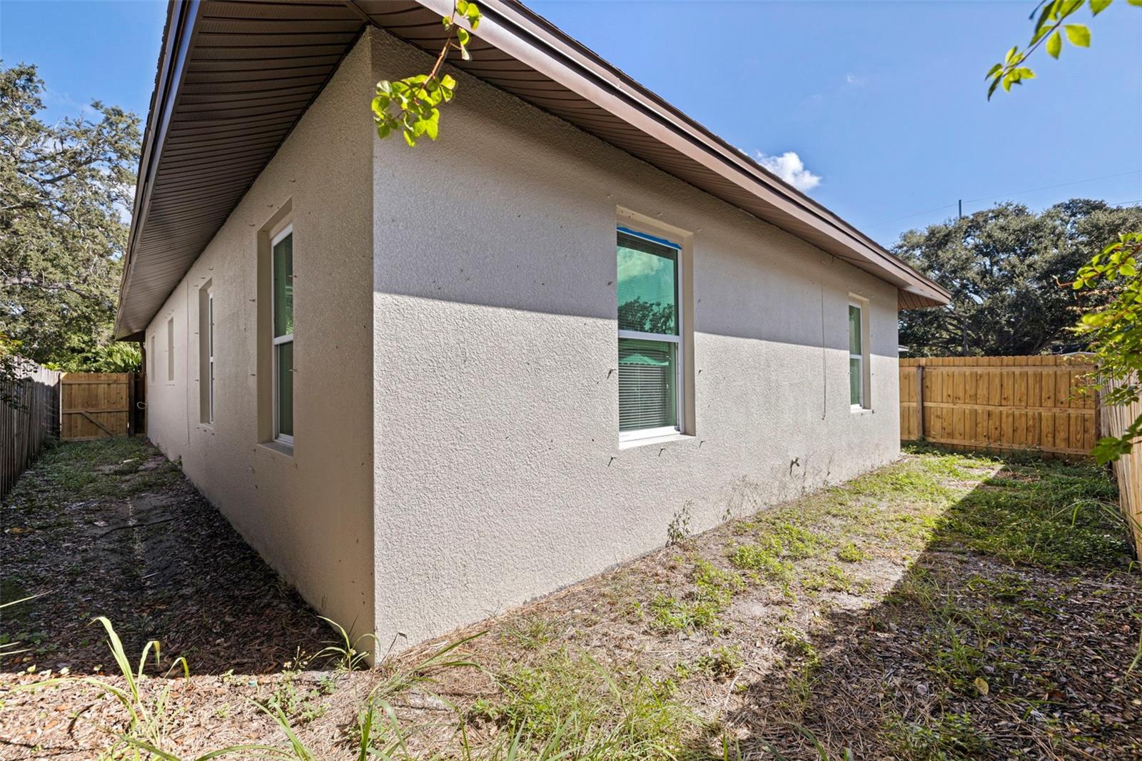 Listing photo id 29 for 3738 18th Terrace S