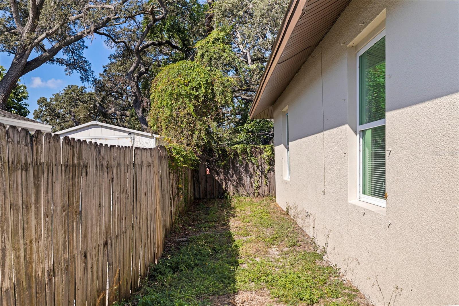 Listing photo id 30 for 3738 18th Terrace S