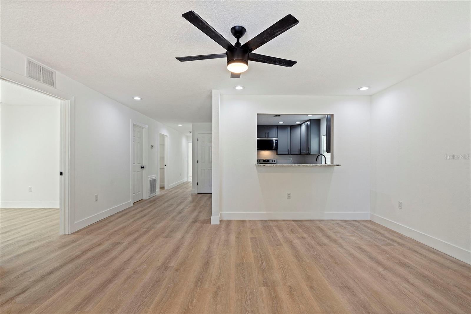 Listing photo id 5 for 3738 18th Terrace S