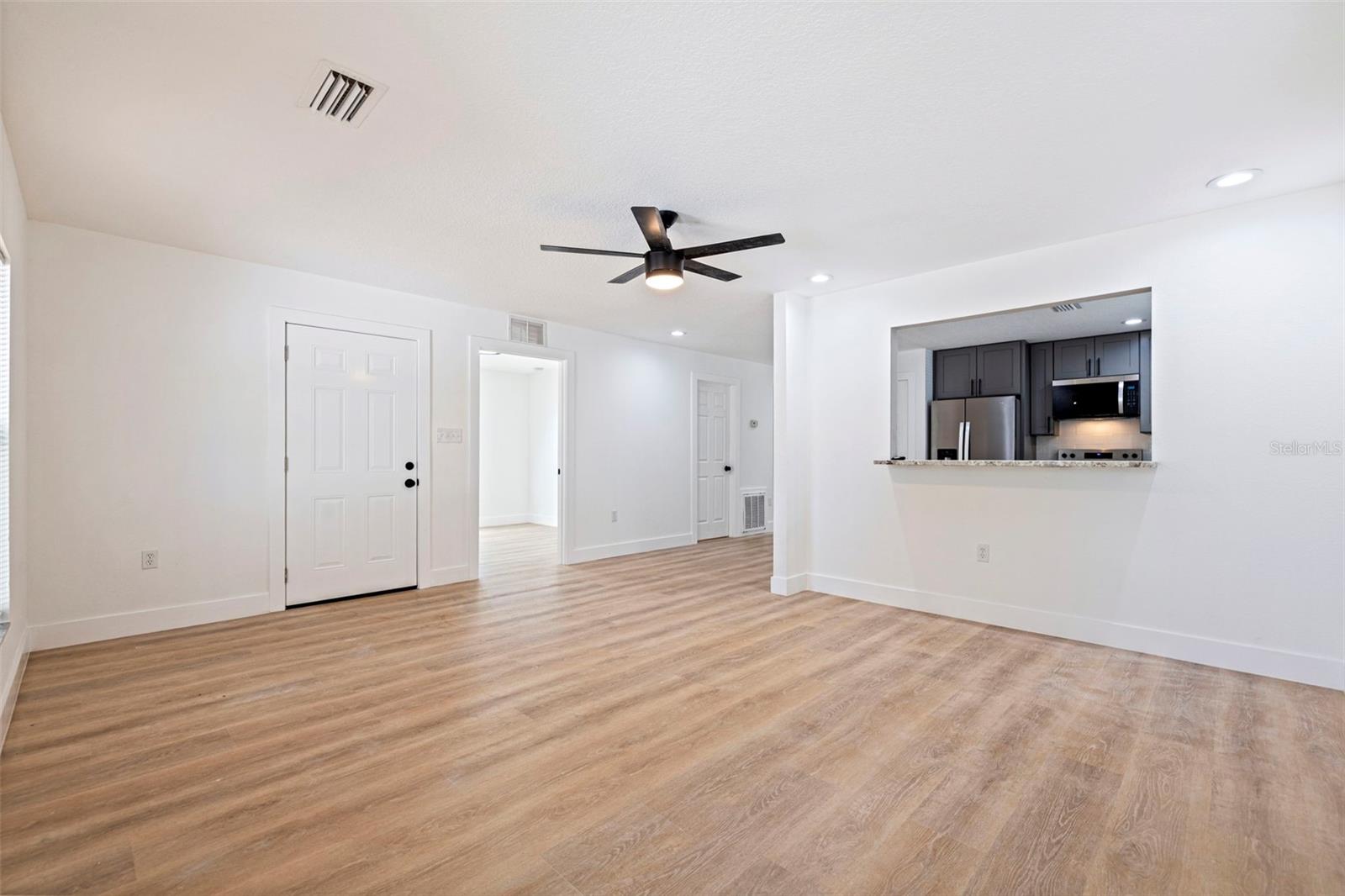 Listing photo id 6 for 3738 18th Terrace S