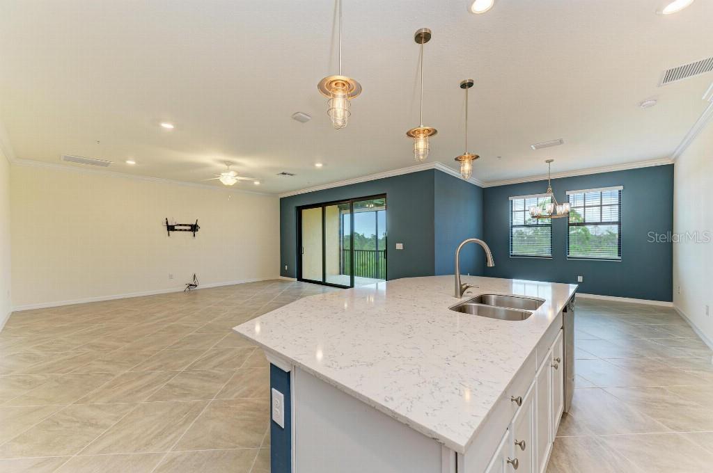Image 12 of 42 For 10043 Crooked Creek Drive 202