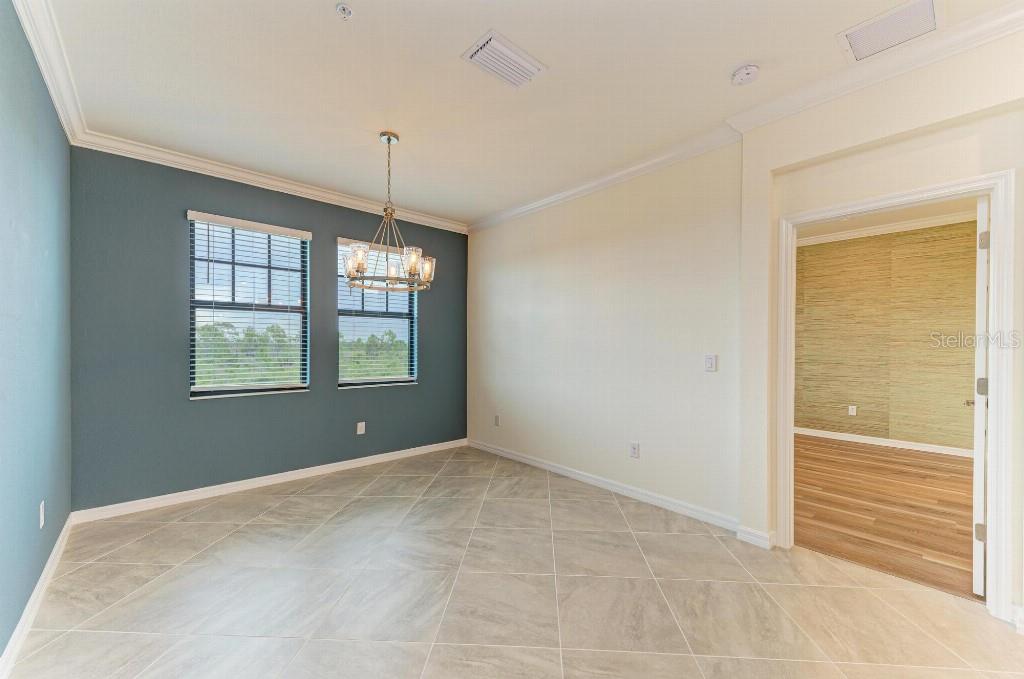 Image 13 of 42 For 10043 Crooked Creek Drive 202