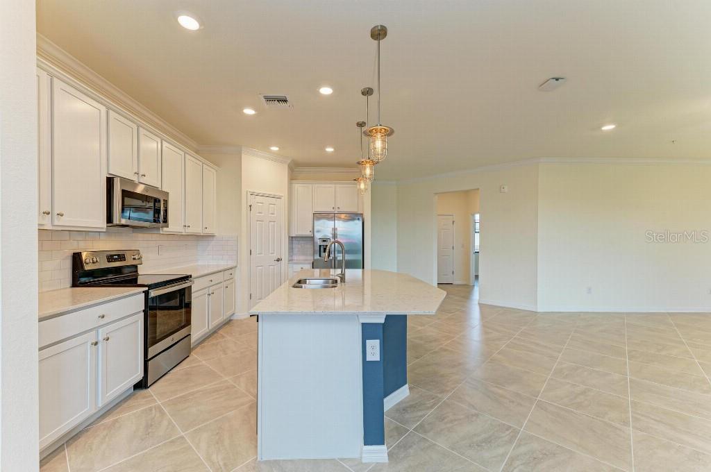 Image 16 of 42 For 10043 Crooked Creek Drive 202