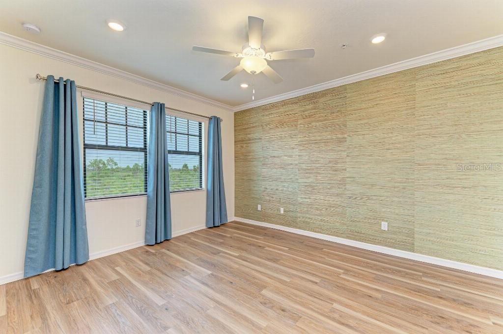 Image 17 of 42 For 10043 Crooked Creek Drive 202