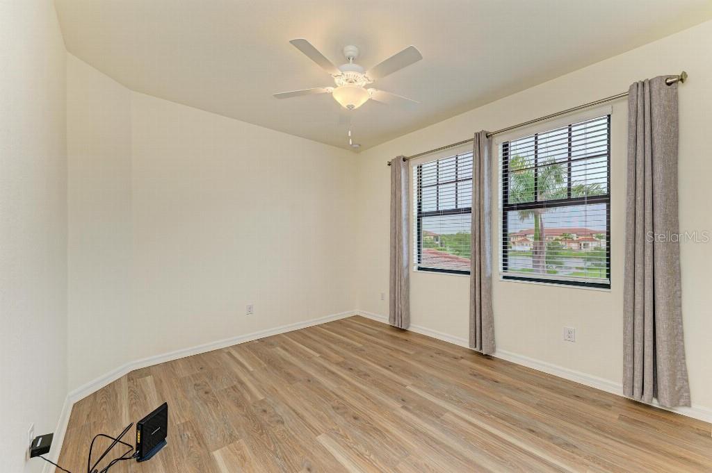 Image 20 of 42 For 10043 Crooked Creek Drive 202