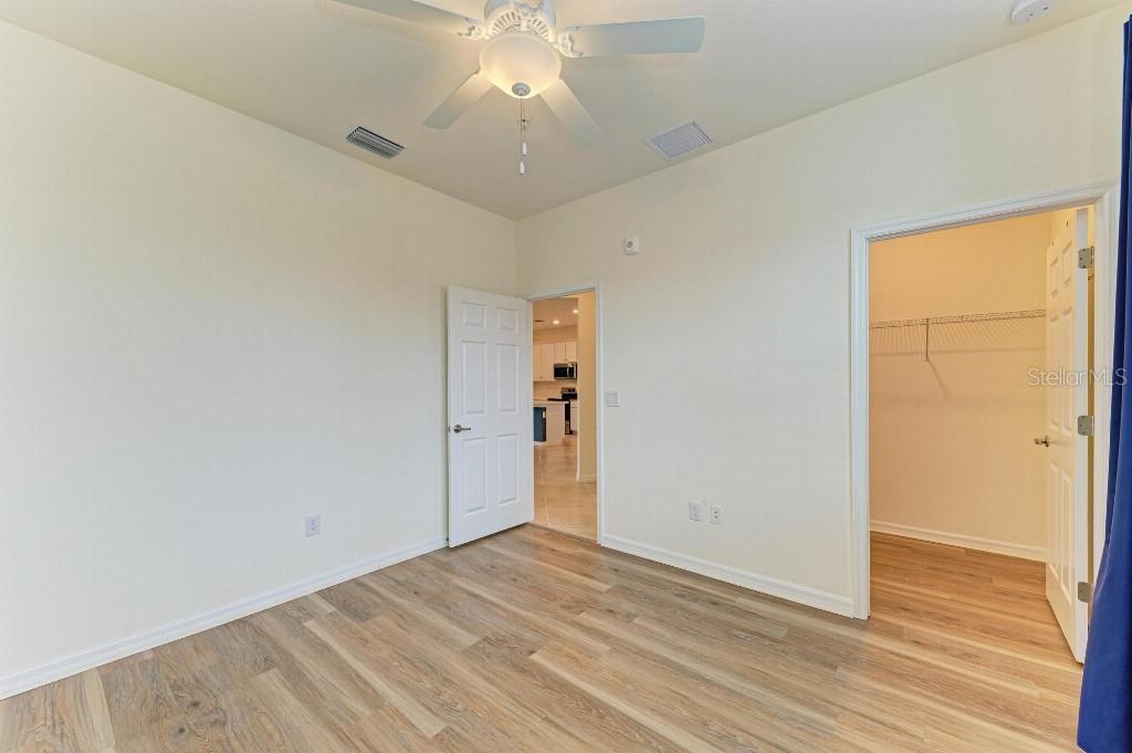 Image 24 of 42 For 10043 Crooked Creek Drive 202
