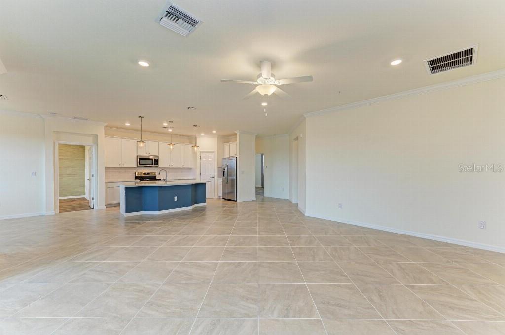 Image 7 of 42 For 10043 Crooked Creek Drive 202