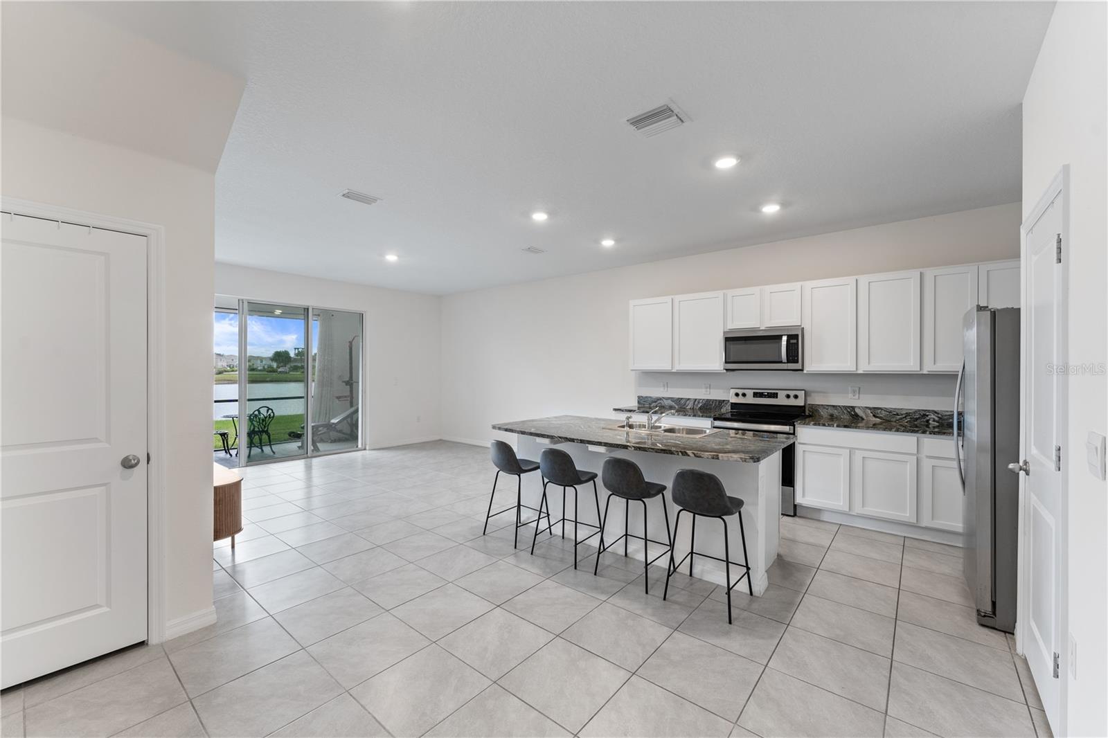 Image 10 of 19 For 33066 Major Oak Drive