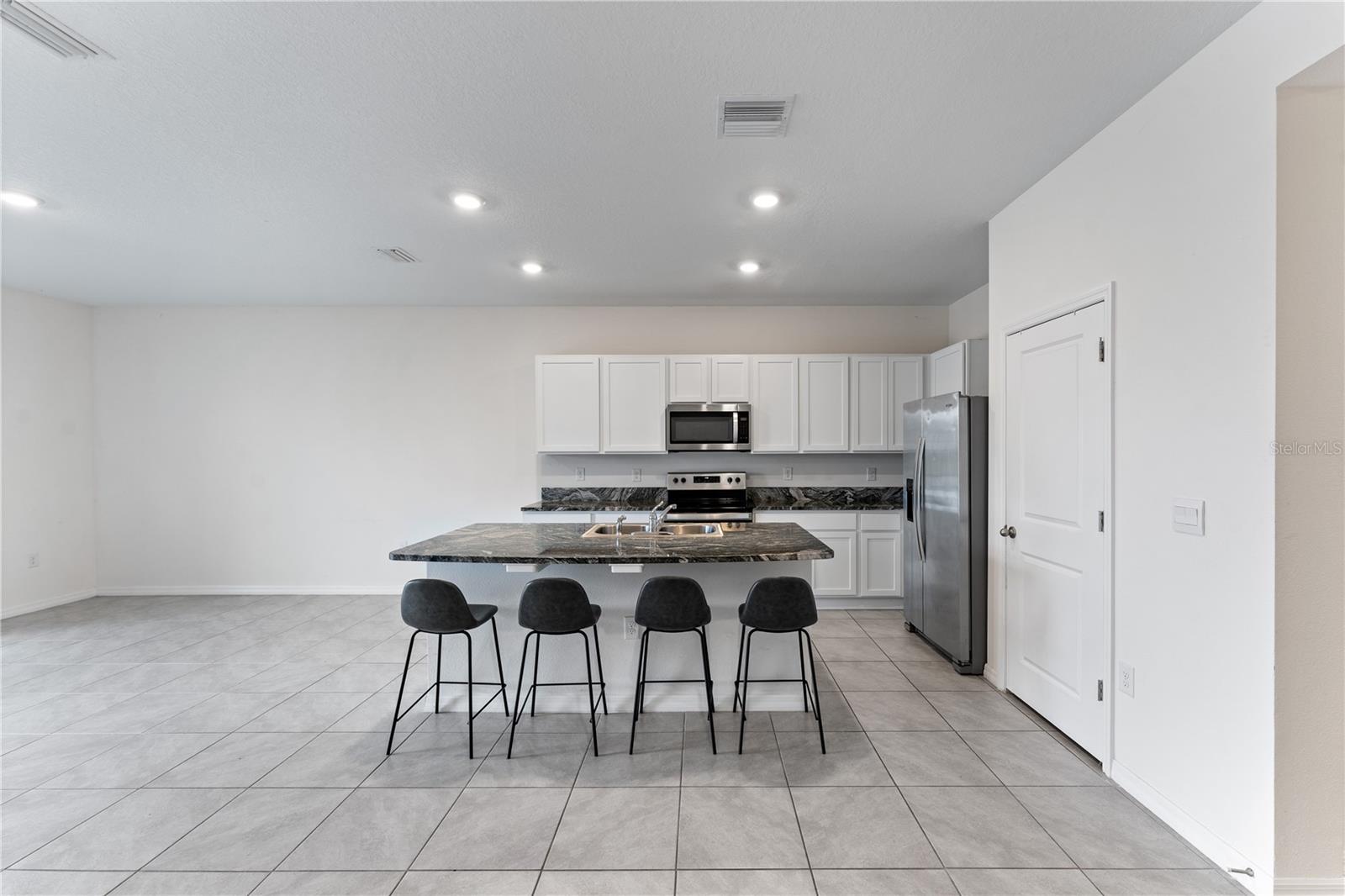 Image 11 of 19 For 33066 Major Oak Drive