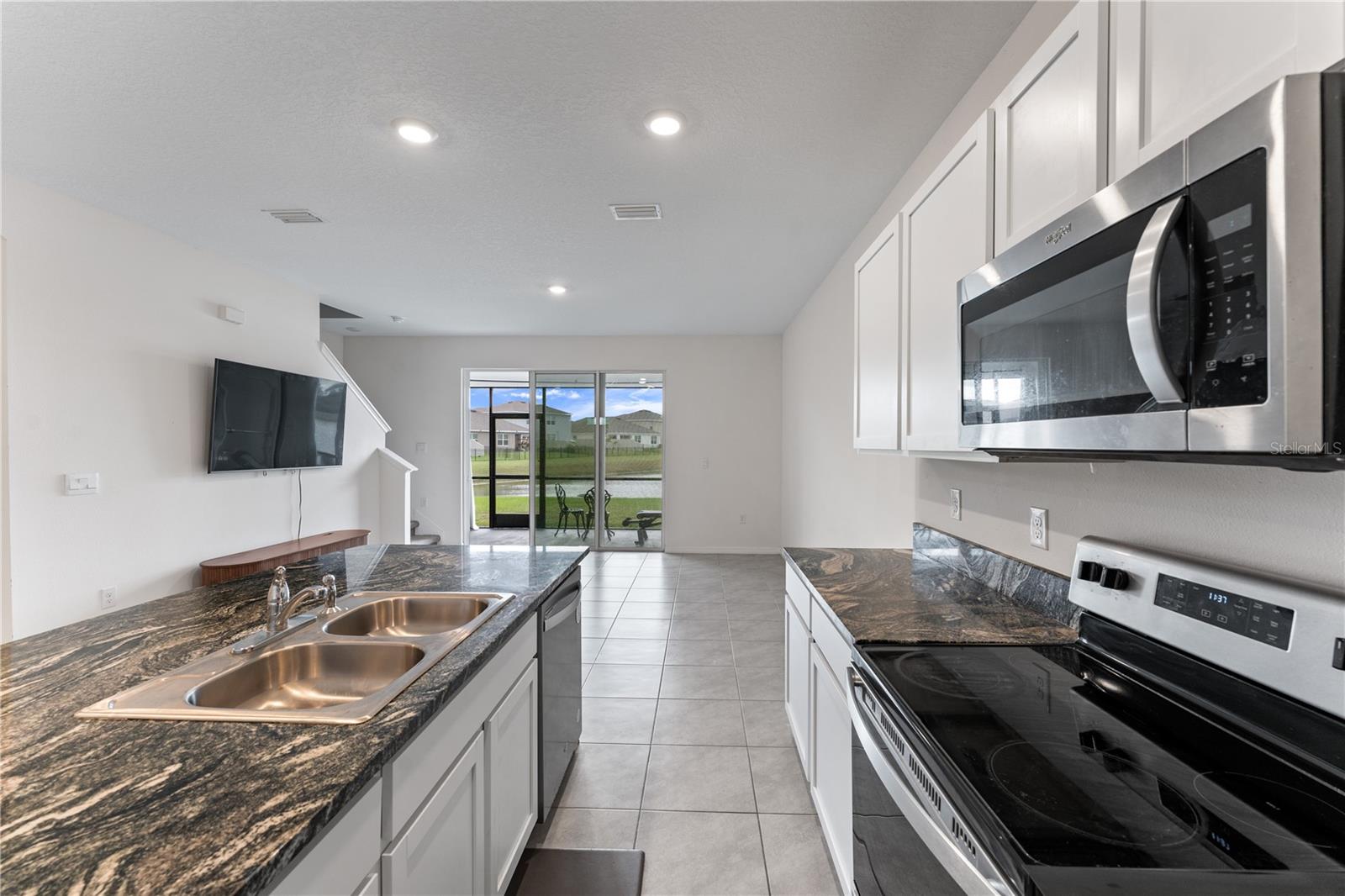 Image 12 of 19 For 33066 Major Oak Drive