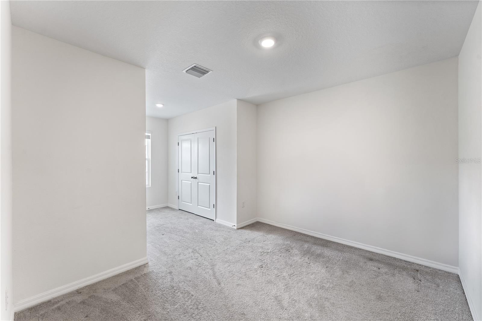 Image 13 of 19 For 33066 Major Oak Drive