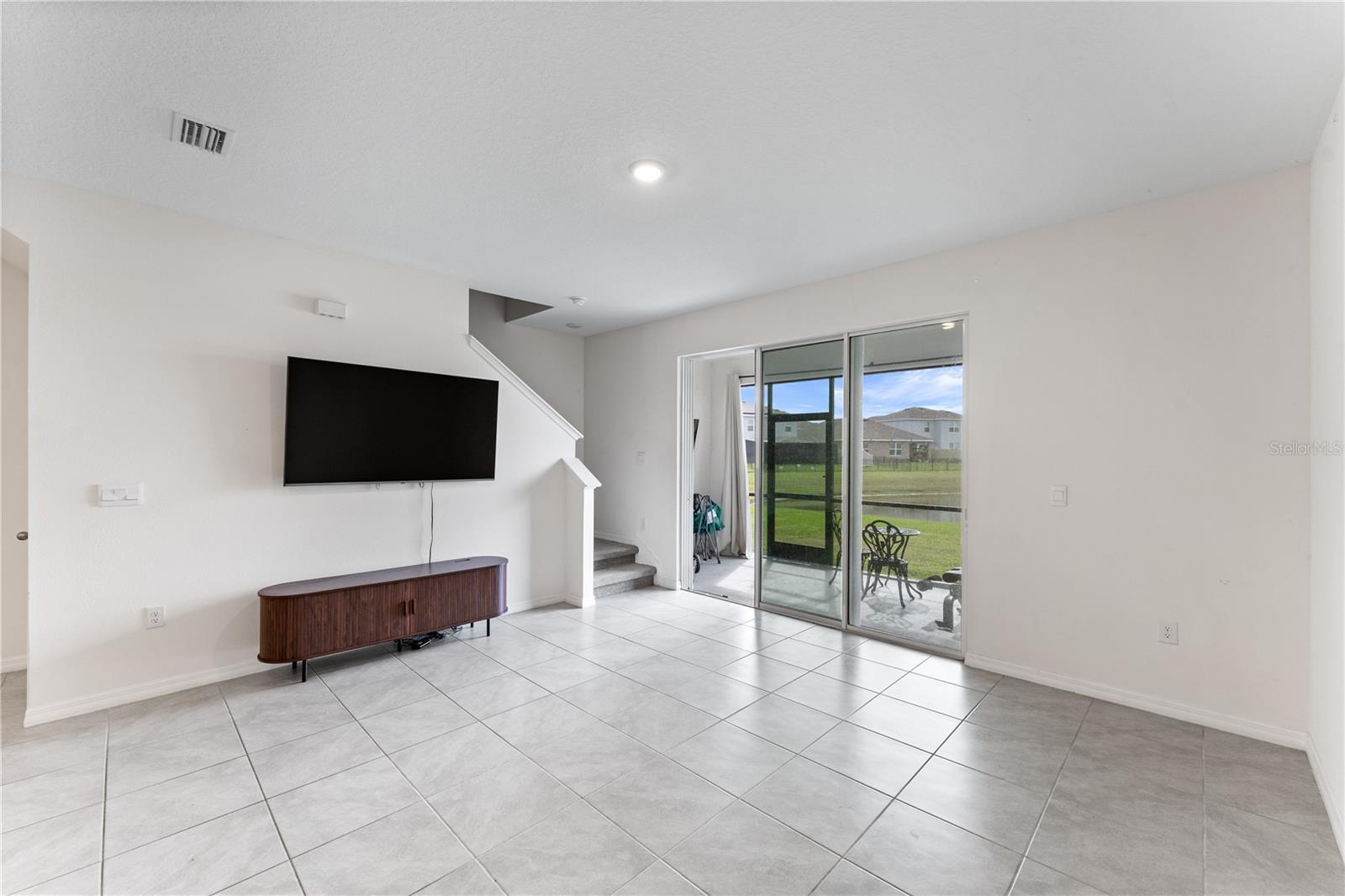 Image 3 of 19 For 33066 Major Oak Drive