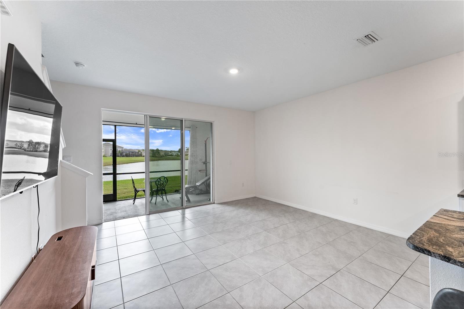 Image 5 of 19 For 33066 Major Oak Drive